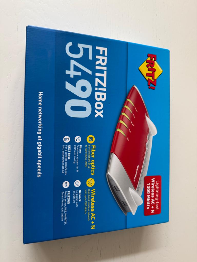 FRITZ!Box 5490 Fiber Optic Router - Nieuw in doos, Computers en Software, Routers en Modems, Ophalen of Verzenden, Nieuw, Router