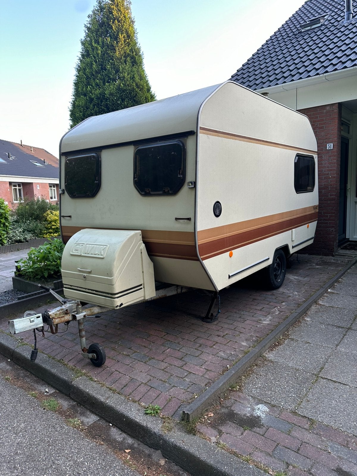 Wilk Safari 750kg caravan, Caravans en Kamperen, Overige merken, Rondzit, Koelkast, Particulier