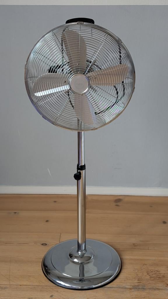 FUAVE SV5010 Statiefventilator, Witgoed en Apparatuur, Ventilatoren, Zo goed als nieuw, Statiefventilator, Ophalen of Verzenden