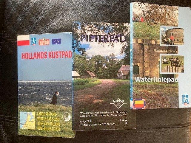 Wandelgidsen Hollands kustpad- Waterliniepad- Pieterpad, Europa, Ophalen of Verzenden, Reisgids of -boek, Gelezen