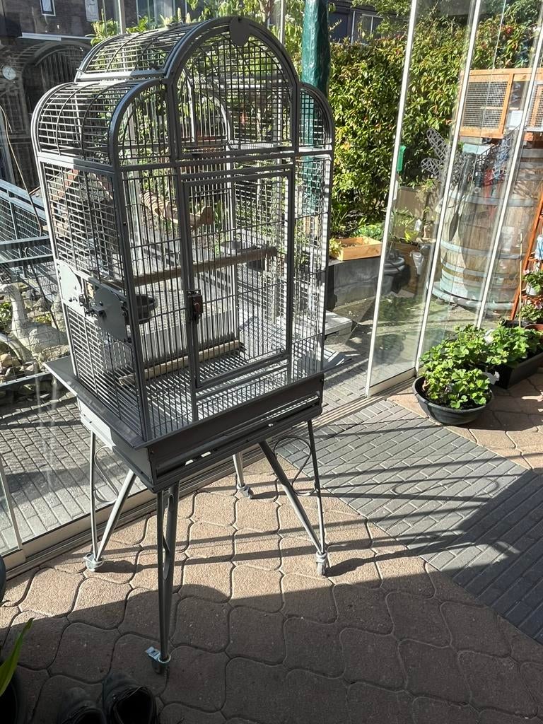 Mooie kooi, Dieren en Toebehoren, Vogels | Hokken en Kooien, Ophalen, Zo goed als nieuw, Metaal, Vogelkooi
