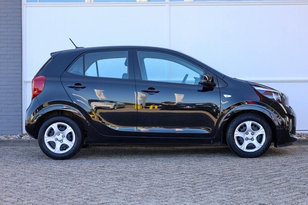 Kia Picanto 1.0 DPi 67pk ComfortLine | All-Season Banden | C, Auto's, Stof, Gebruikt, 4 stoelen, Zwart