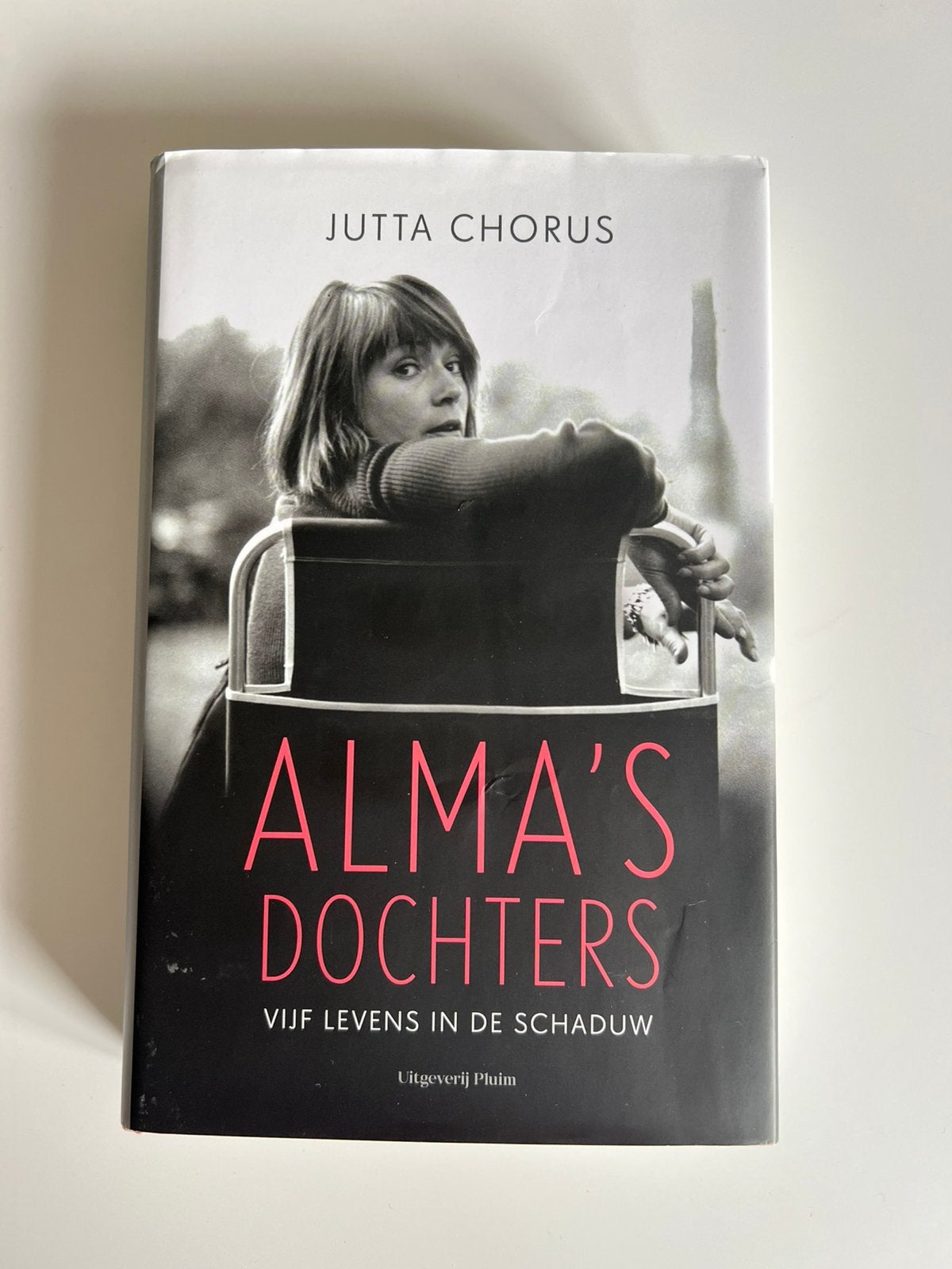 Alma’s dochters van Jutta Chorus, Boeken, Ophalen of Verzenden, Zo goed als nieuw
