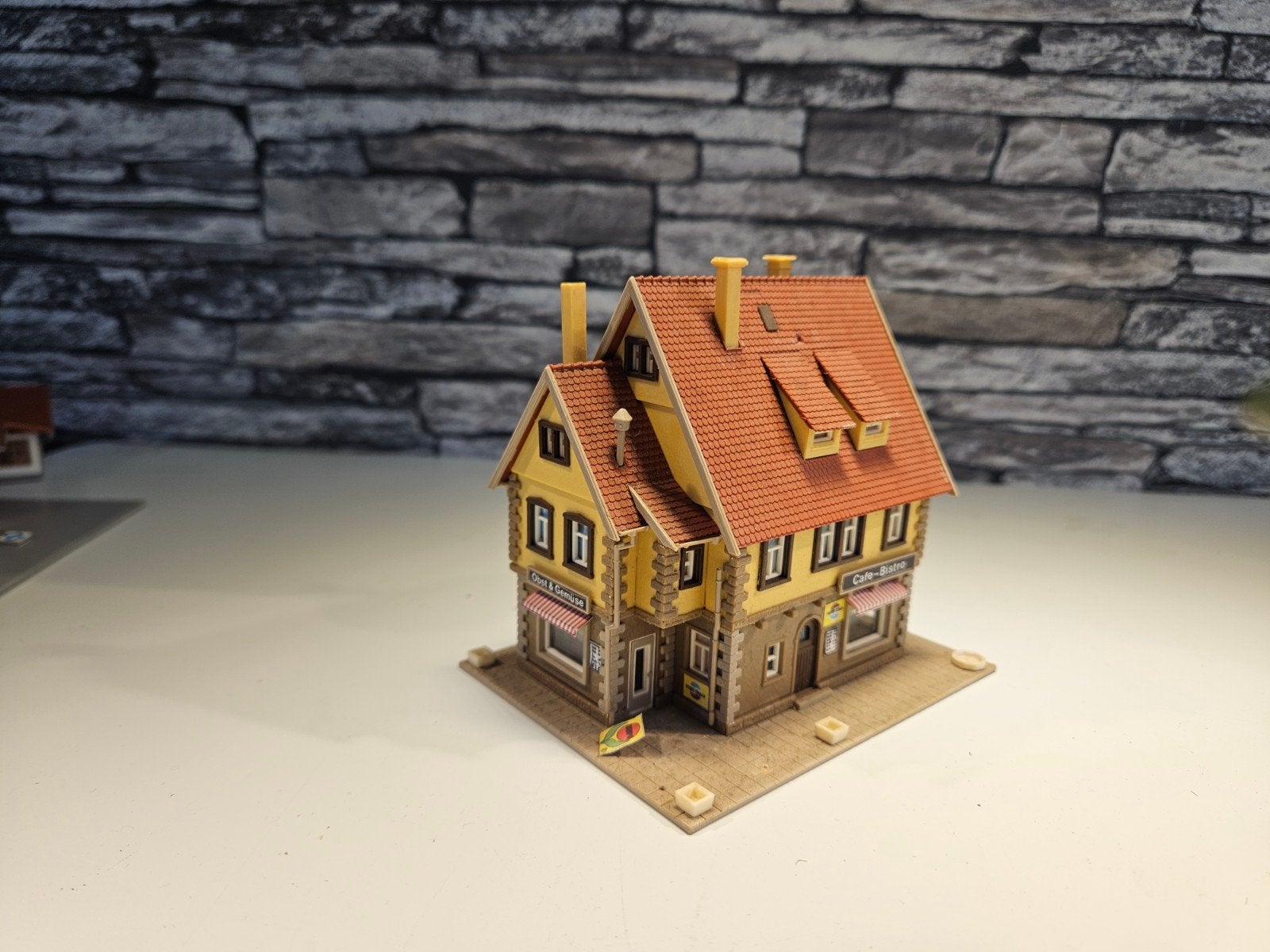 Vakwerkhuis Bistro winkel N spoor modeltrein 1:160, Overige merken, Gebruikt, Gelijkstroom of Wisselstroom, Brug, Tunnel of Gebouw