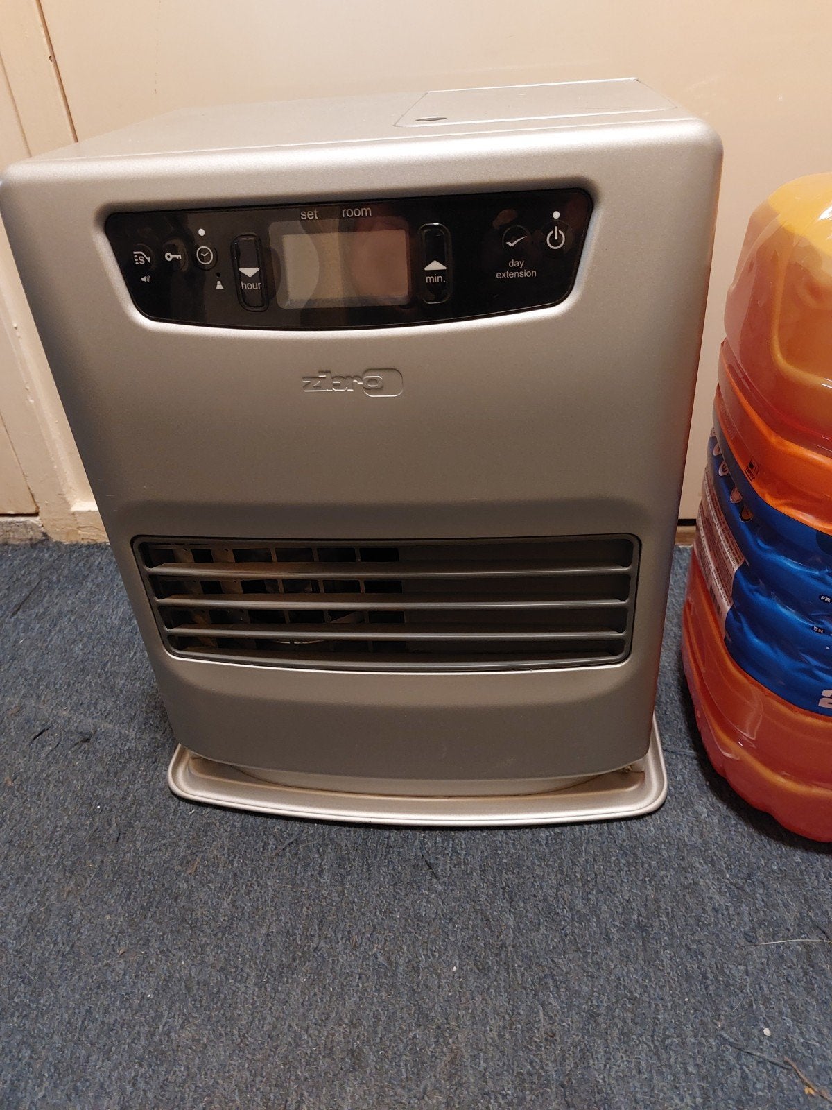 Zibro  laser kachel paar keer gebrand..met volle kan., Huis en Inrichting, Kachels, Ophalen, Zo goed als nieuw, Overige brandstoffen