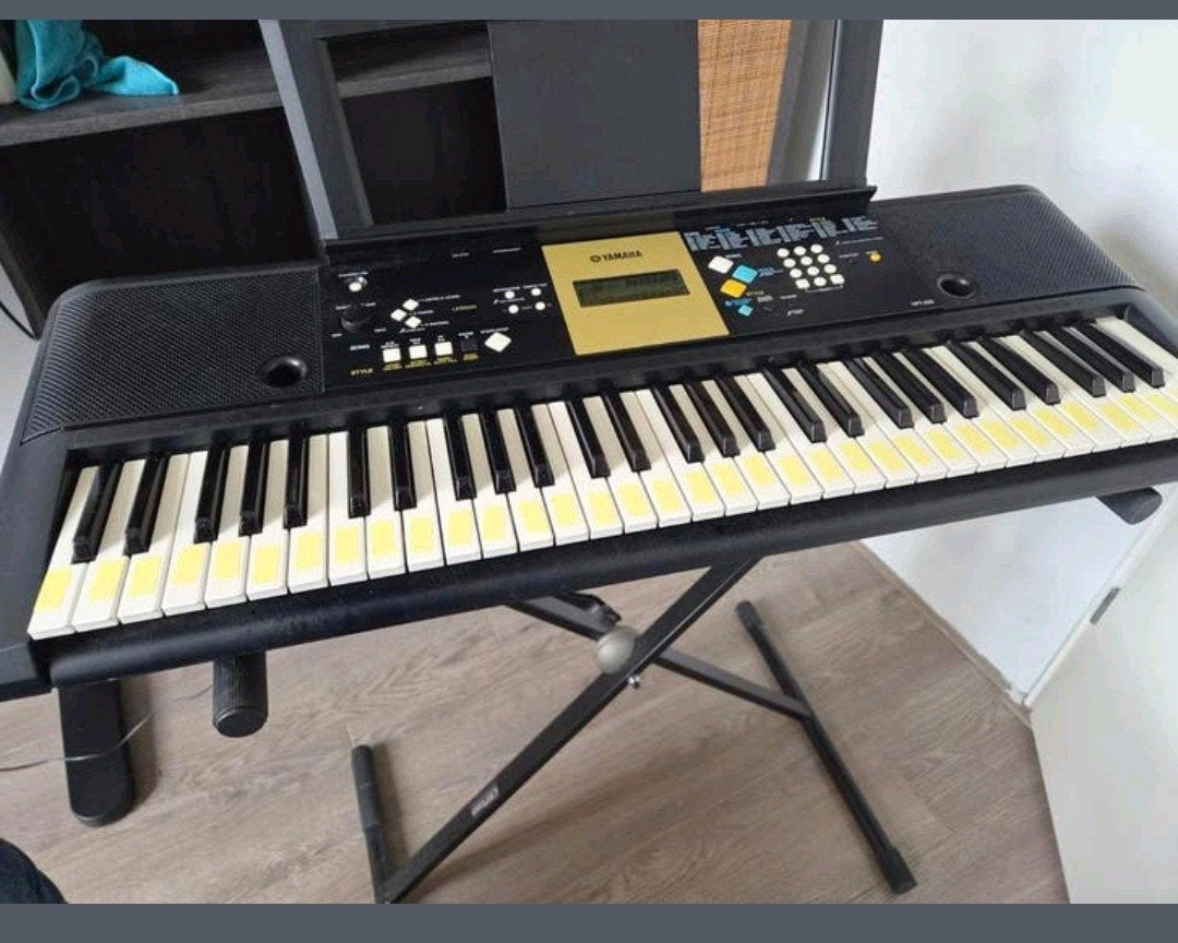Yamaha keyboard, Muziek en Instrumenten, Keyboards, Ophalen, Yamaha, Met standaard, 61 toetsen