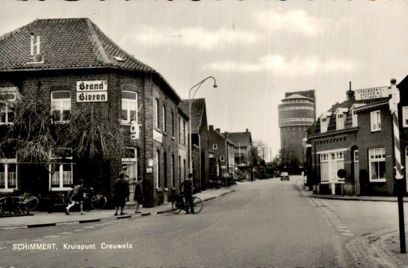 Schimmert - Kruispunt Creuwels - 1960, Verzamelen, Ansichtkaarten | Nederland, Verzenden, 1940 tot 1960, Gelopen, Limburg