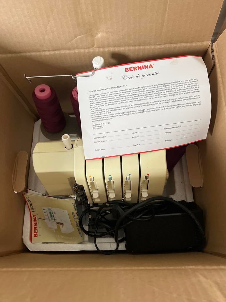 Bernina 1300DC Lockmachine, Hobby en Vrije tijd, Naaimachines en Toebehoren, Ophalen, Zo goed als nieuw, Lockmachine, Bernina