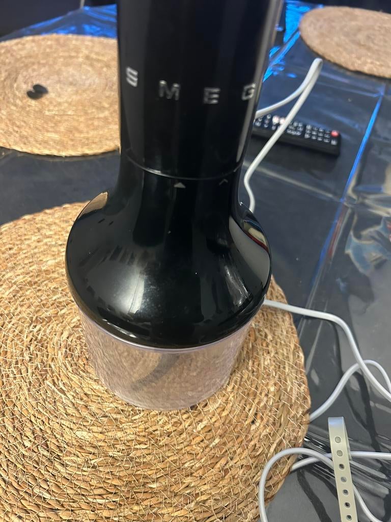 SMEG blender zwart, Witgoed en Apparatuur, Keukenmixers, 4 liter of meer, Ophalen of Verzenden, Zo goed als nieuw, 3 snelheden of meer