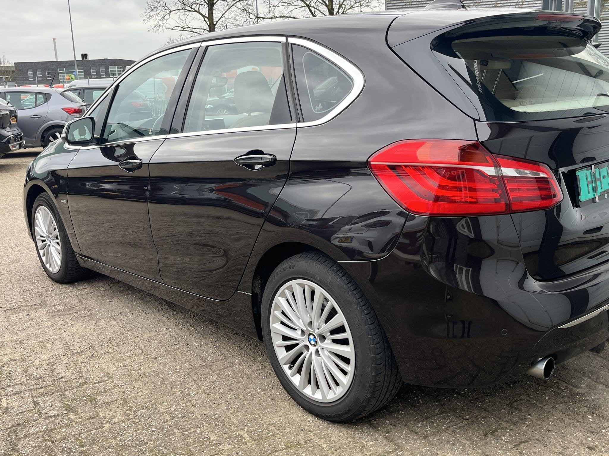 BMW 2-serie Active Tourer 220i High Executive luxury line St, Auto's, BMW, 1998 cc, 730 kg, Gebruikt, Bruin