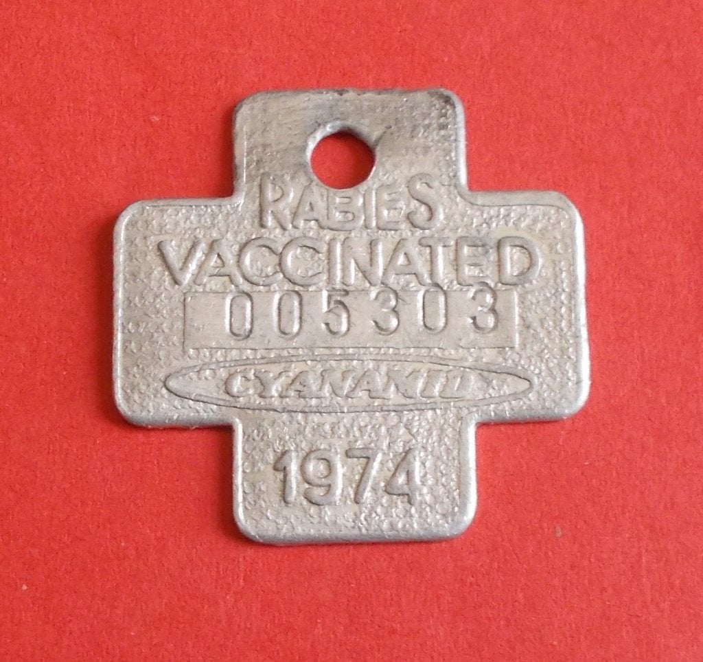 Penning - Hondenpenning - Rabies Vaccinated 1974., Dieren en Toebehoren, Ophalen of Verzenden, Gebruikt