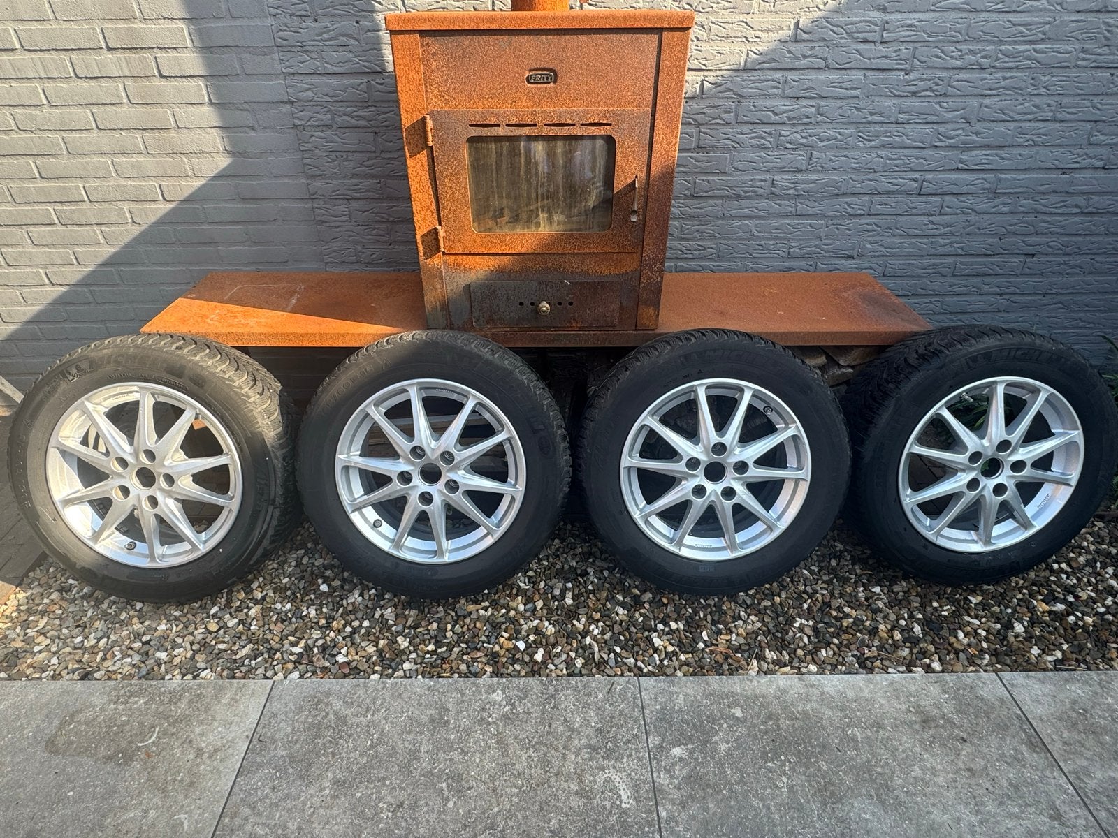 16 inch lichtmetalen velgen met Michelin Alpin winterbanden, Ophalen, Gebruikt