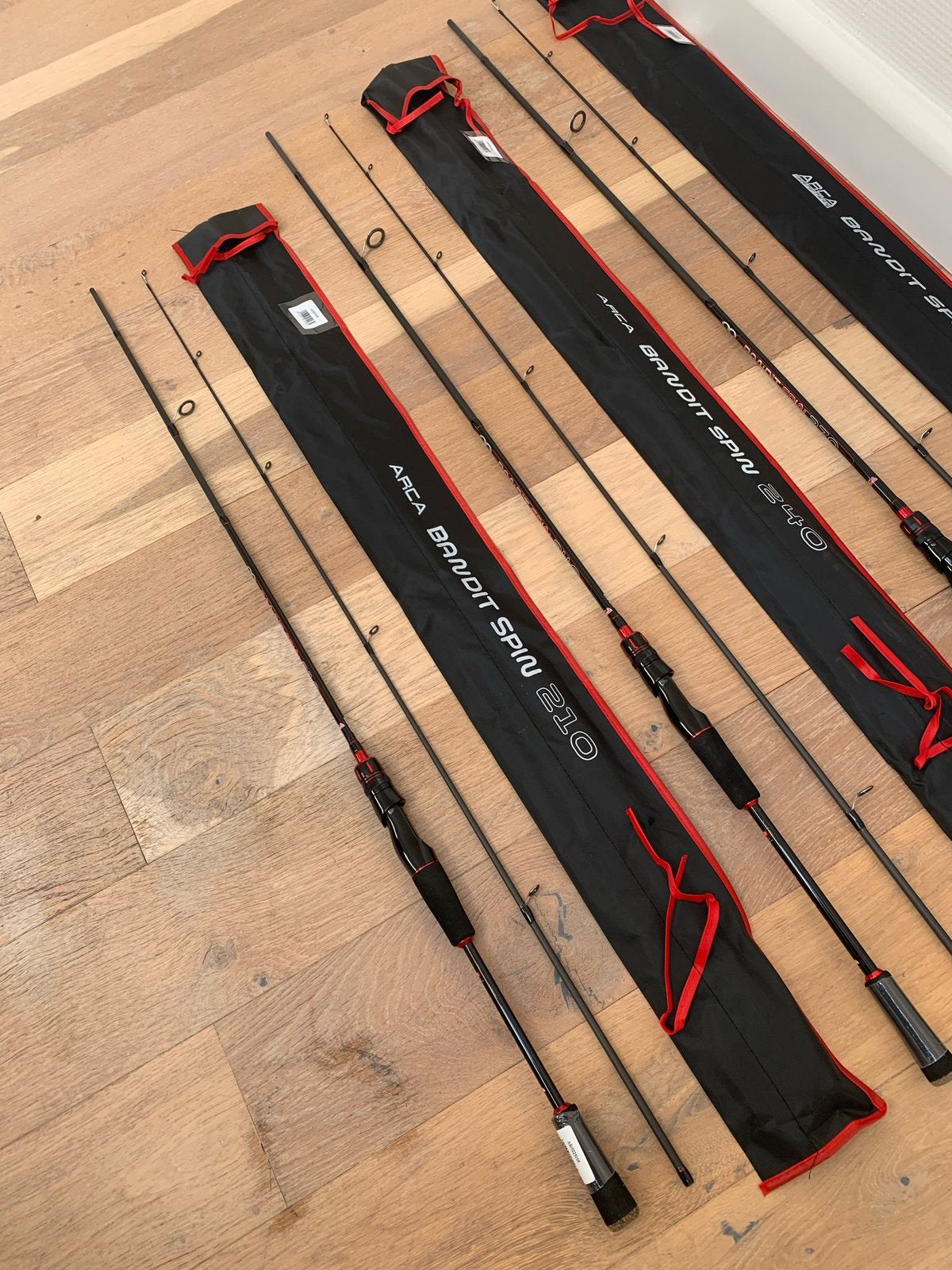 Nieuwe Arca Bandit spinhengels, 2.40m & 2.70m 10-25 gr, Arca, Werphengel, Nieuw, Ophalen of Verzenden