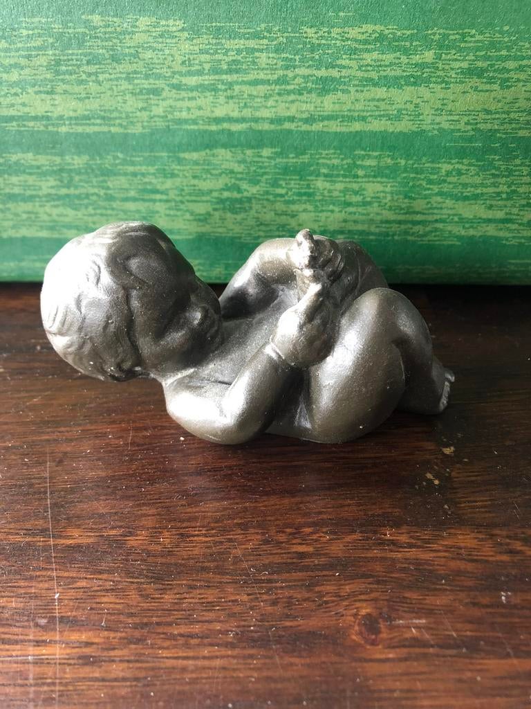 Gegoten beeldje, donkerbruin 11 x 5,5 x 5,5 cm, Antiek en Kunst, Antiek | Tin, Ophalen of Verzenden