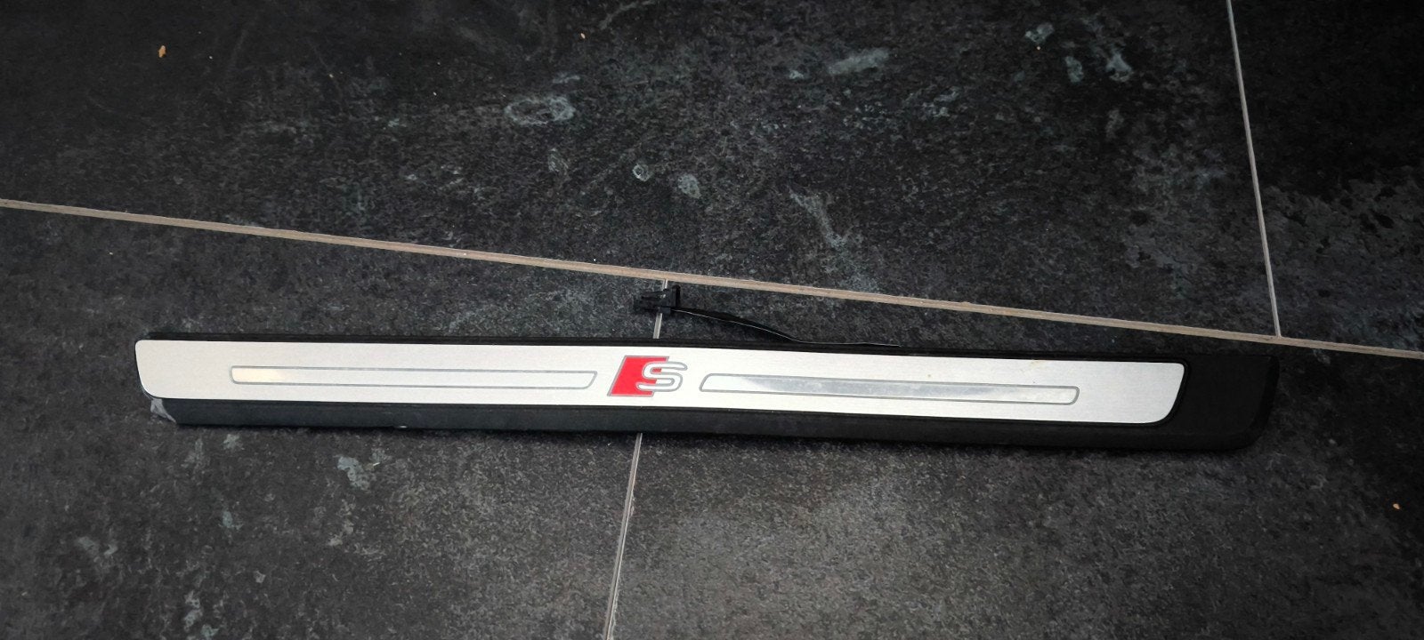 Audi e-tron S-Line instaplijst 4KE947418A, Ophalen of Verzenden, Gebruikt, Audi