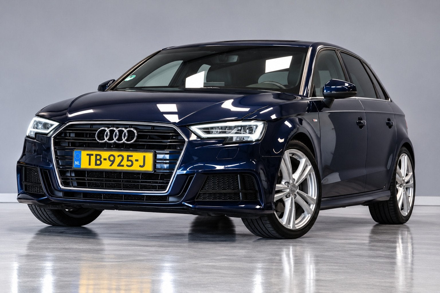 Audi A3 Sportback 1.5 TFSI CoD Sport S Line Edition|CLimate|, Auto's, 4 cilinders, 150 pk, Blauw, Leder en Stof