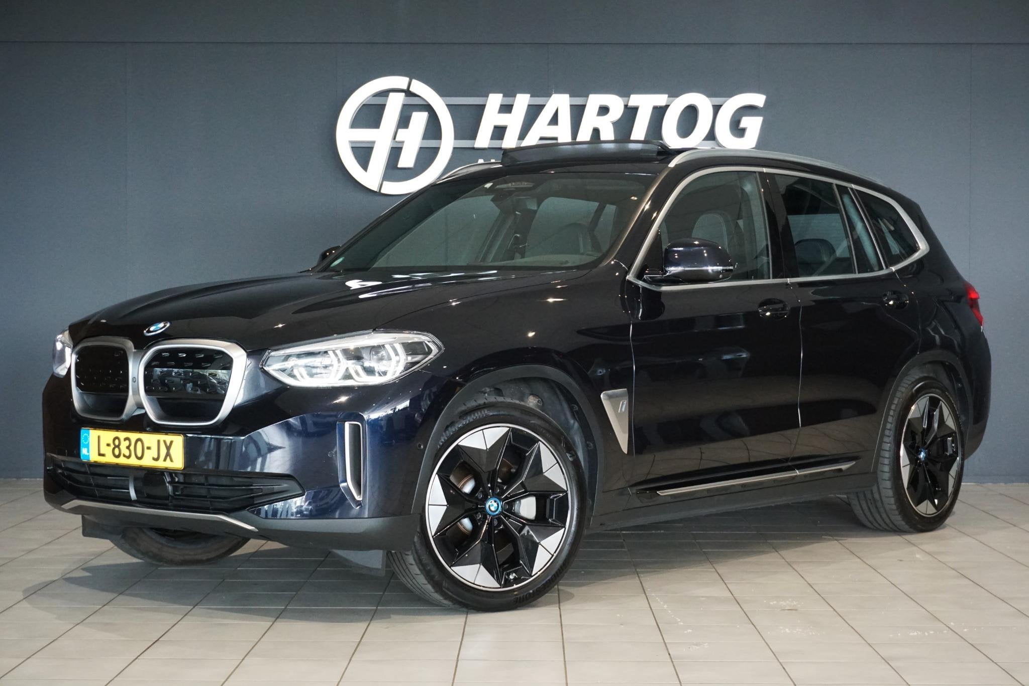BMW iX3 High Executive 80 kWh + PANO / TREKHAAK / 360 CAMERA, Automaat, Automatische klimaatregeling, Achterwielaandrijving, Gebruikt