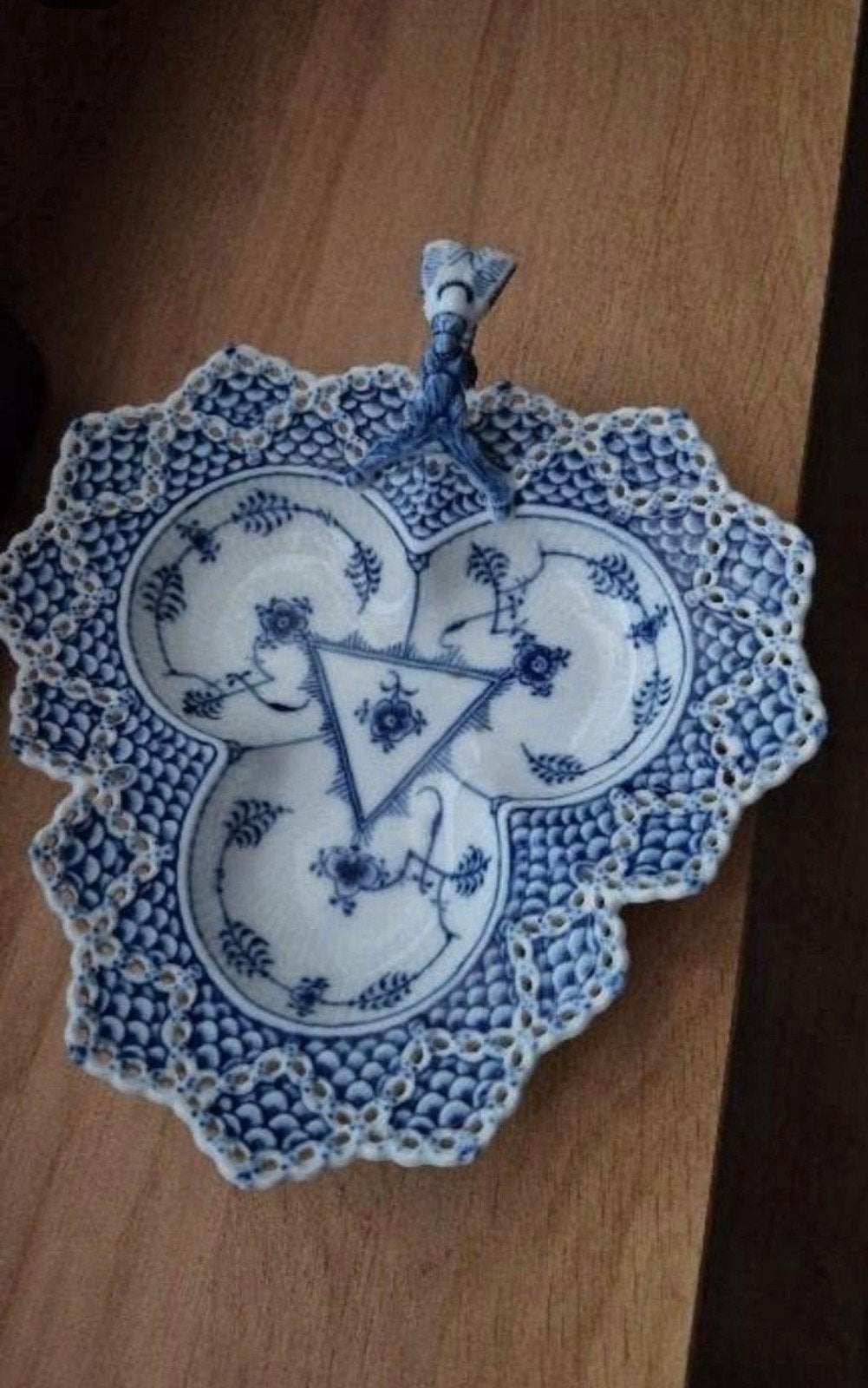 Royal Copenhagen Blauw Geribbeld Drievoudige Schaal, Ophalen