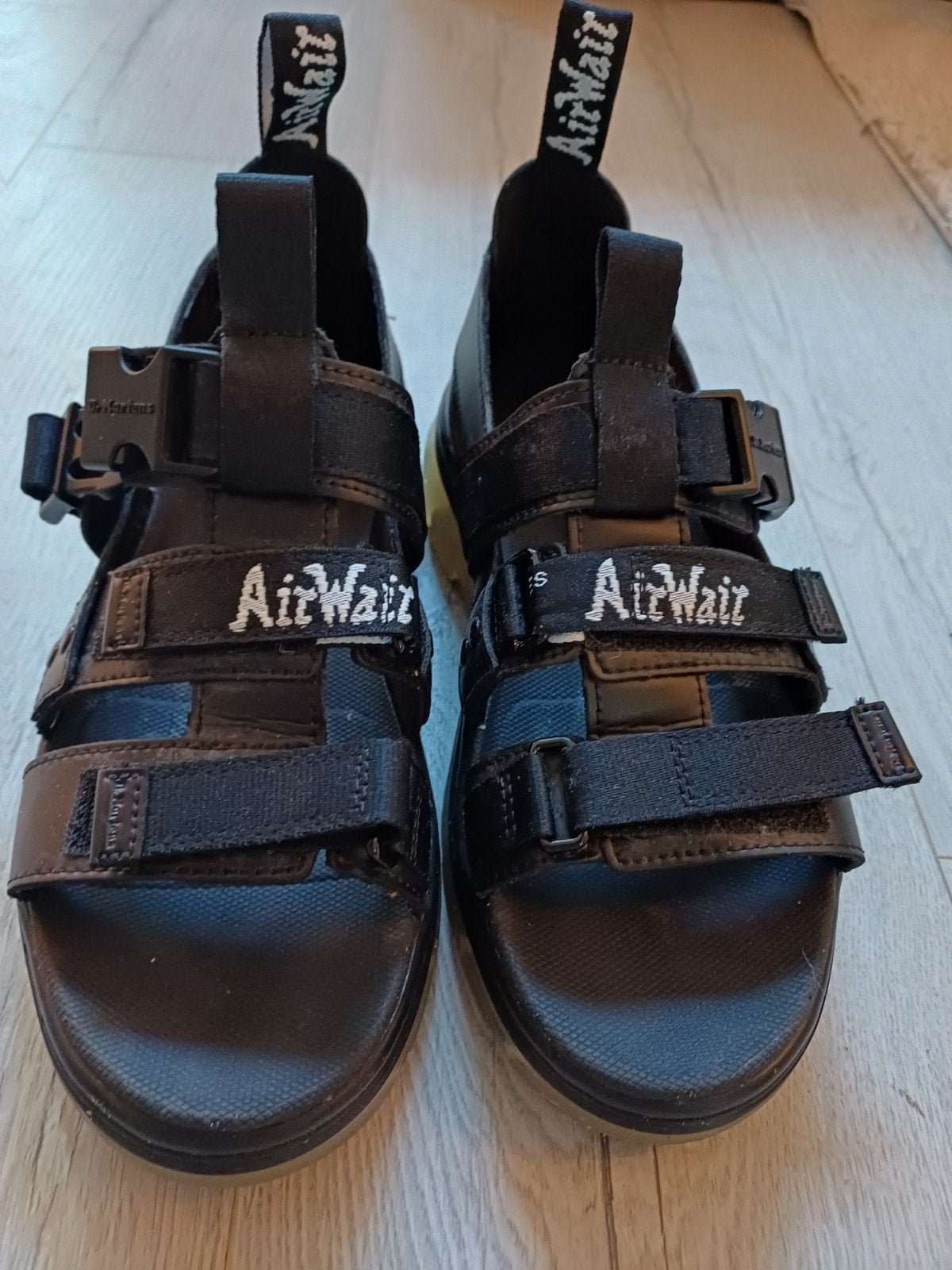 Dr. Martens sandalen zgan maat 39/40, Ophalen of Verzenden, Zo goed als nieuw, Meisje, Schoentjes
