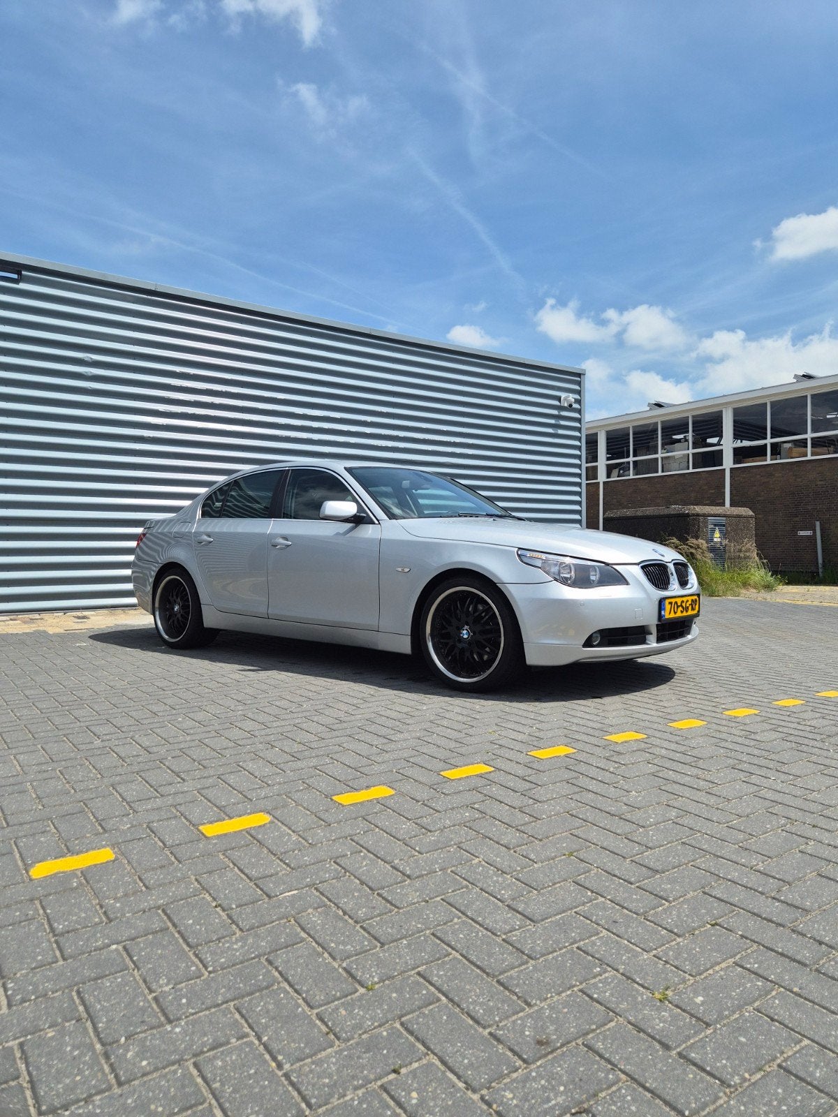 BMW 5-Serie 2.5 I 525 AUT 2006 Grijs, Auto's, BMW, Automaat, Achterwielaandrijving, Zwart, 2497 cc