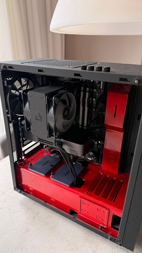 Game PC Ryzen 7 9700X - RTX 5070 FE - 32GB DDR5 - 2,5TB, Computers en Software, Desktop Pc's, 32 GB, Zelf gebouwde pc, Virtual Reality