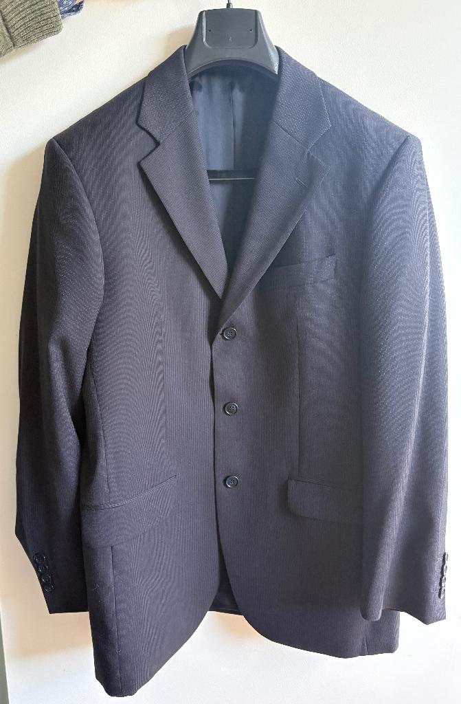 Zwart gestreept Alveare kostuum maat 48, Kleding | Heren, Kostuums en Colberts, Ophalen of Verzenden, Zo goed als nieuw, Maat 48/50 (M)