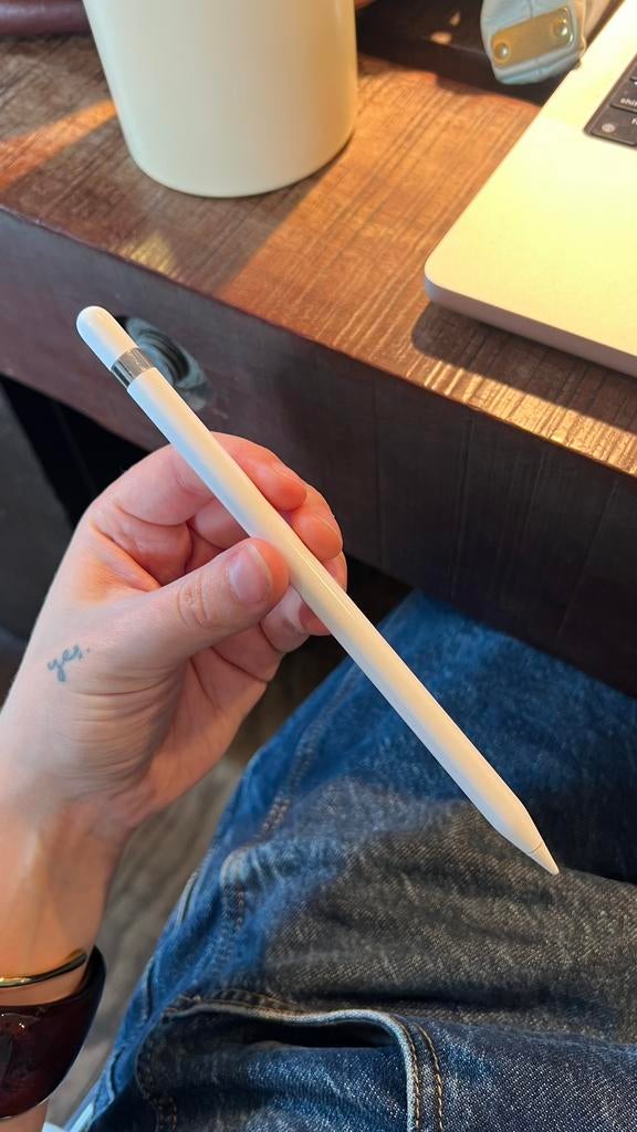 Apple pencil 1e, Computers en Software, Apple iPads, 10 inch, Wit, Ophalen of Verzenden, Zo goed als nieuw