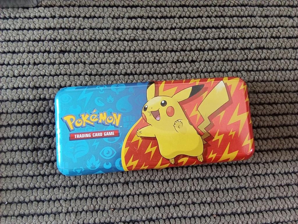 Pokémon Trading Card Game Pikachu Tin Box, Ophalen of Verzenden, Gebruikt, Overige typen
