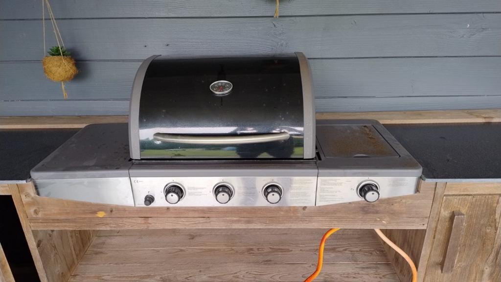 Gasbarbecue met ombouw - Zo goed als nieuw, Tuin en Terras, Onbekend, Ophalen of Verzenden, Zo goed als nieuw, Gas