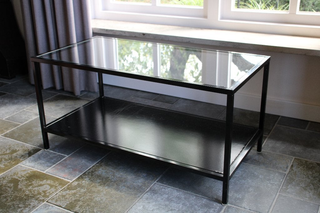 VITTSJÖ Ikea Bijzettafel Zwart met glas, Gebruikt, Glas, 75 cm of meer, Rechthoekig