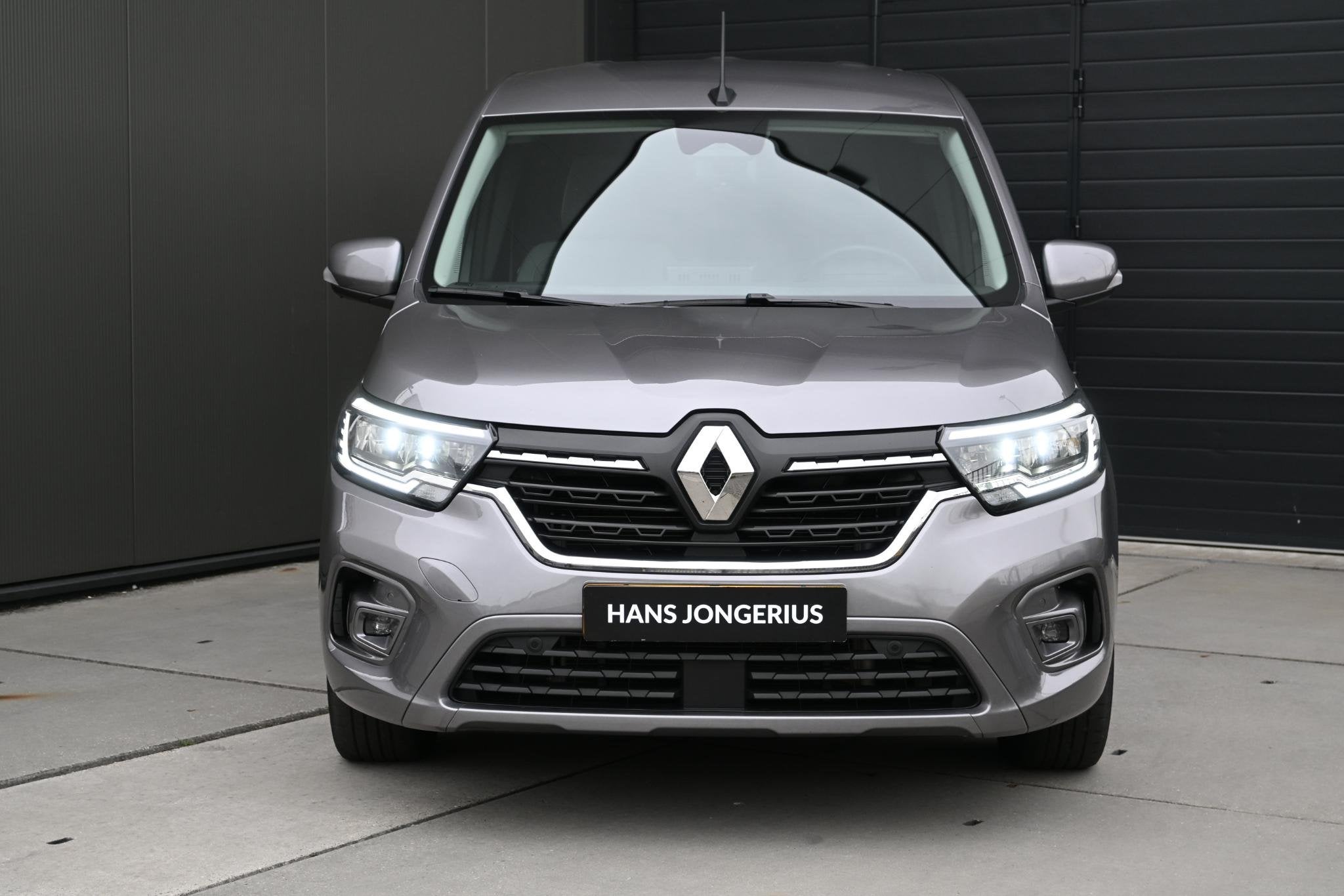 Renault Kangoo 1.5 Blue dCi 115 Luxe L2 | AUTOMAAT | TREKHAA, Voorwielaandrijving, Gebruikt, Euro 6, 4 cilinders