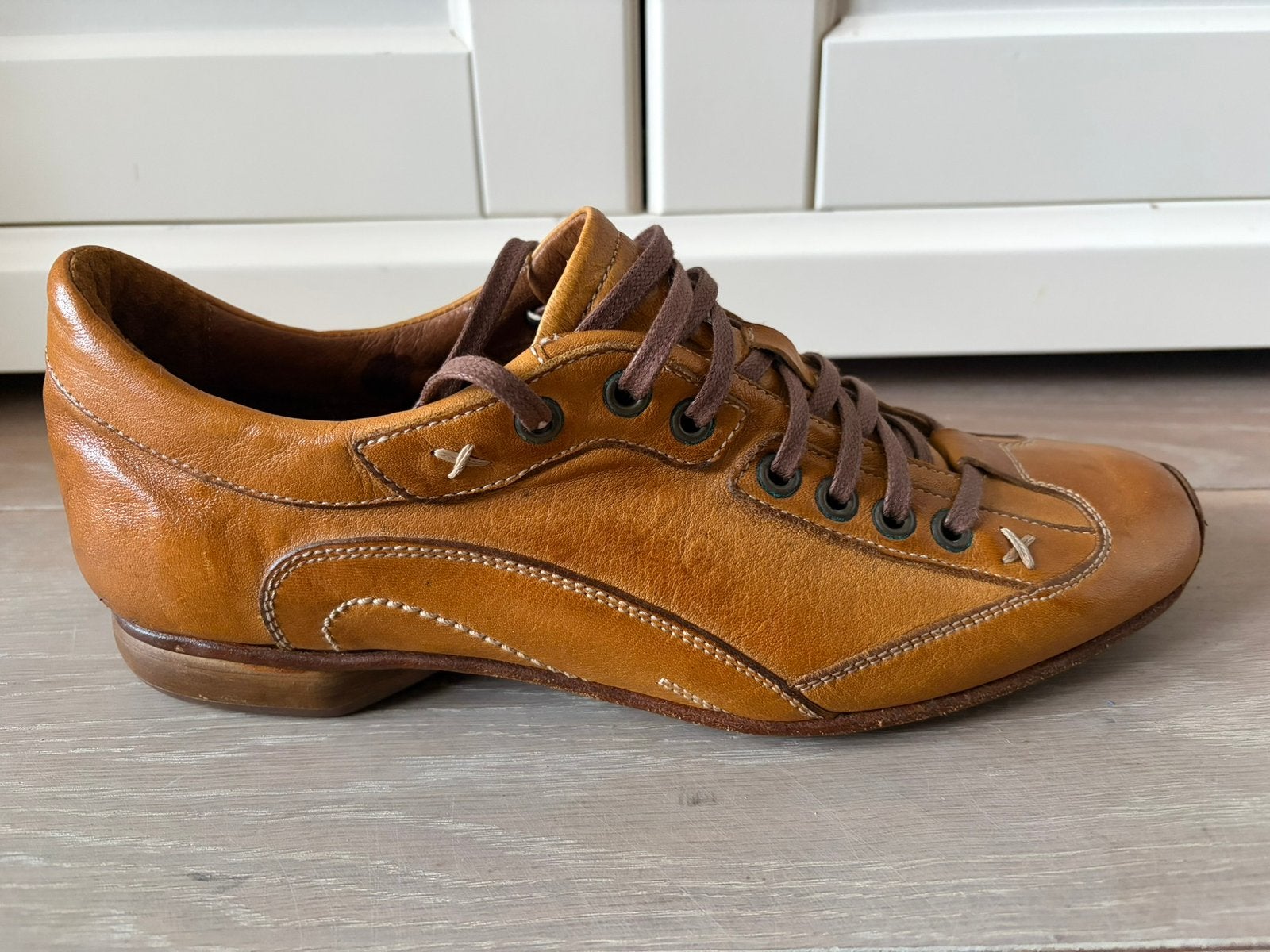 Handgemaakte 40 Italiaans leren bruine veterschoenen Toscane, Schoenen met lage hakken, Bruin, Ophalen of Verzenden, Zo goed als nieuw