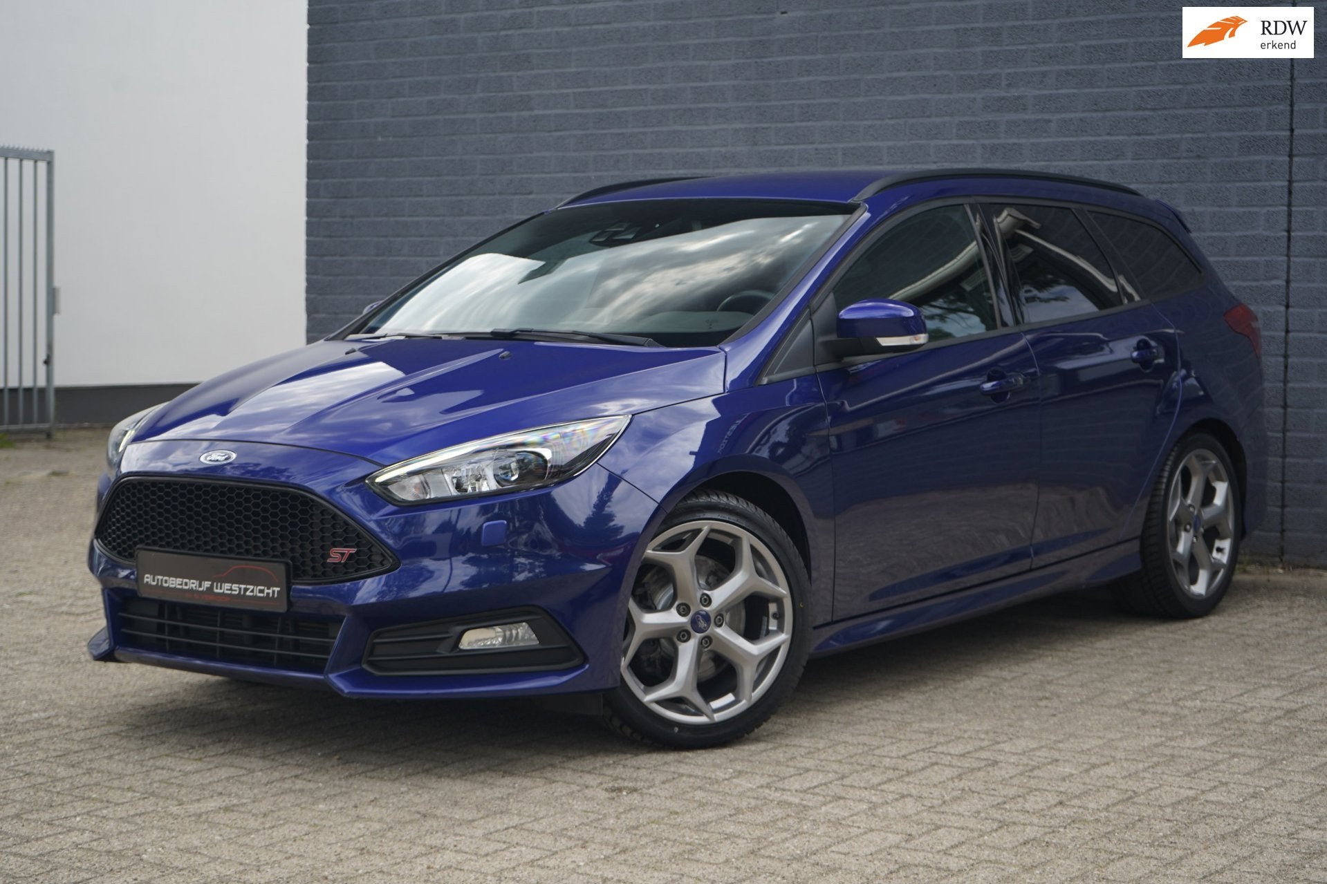 Ford Focus Wagon 2.0 ST-3 250pk, Recaro, Sync, Navigatie, 15 km/l, Gebruikt, Zwart, 4 cilinders