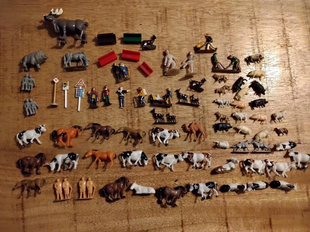 Miniatuur figuurtjes, Diorama dieren, poppetjes enz, ca 1cm., Ophalen of Verzenden, Zo goed als nieuw, Transport