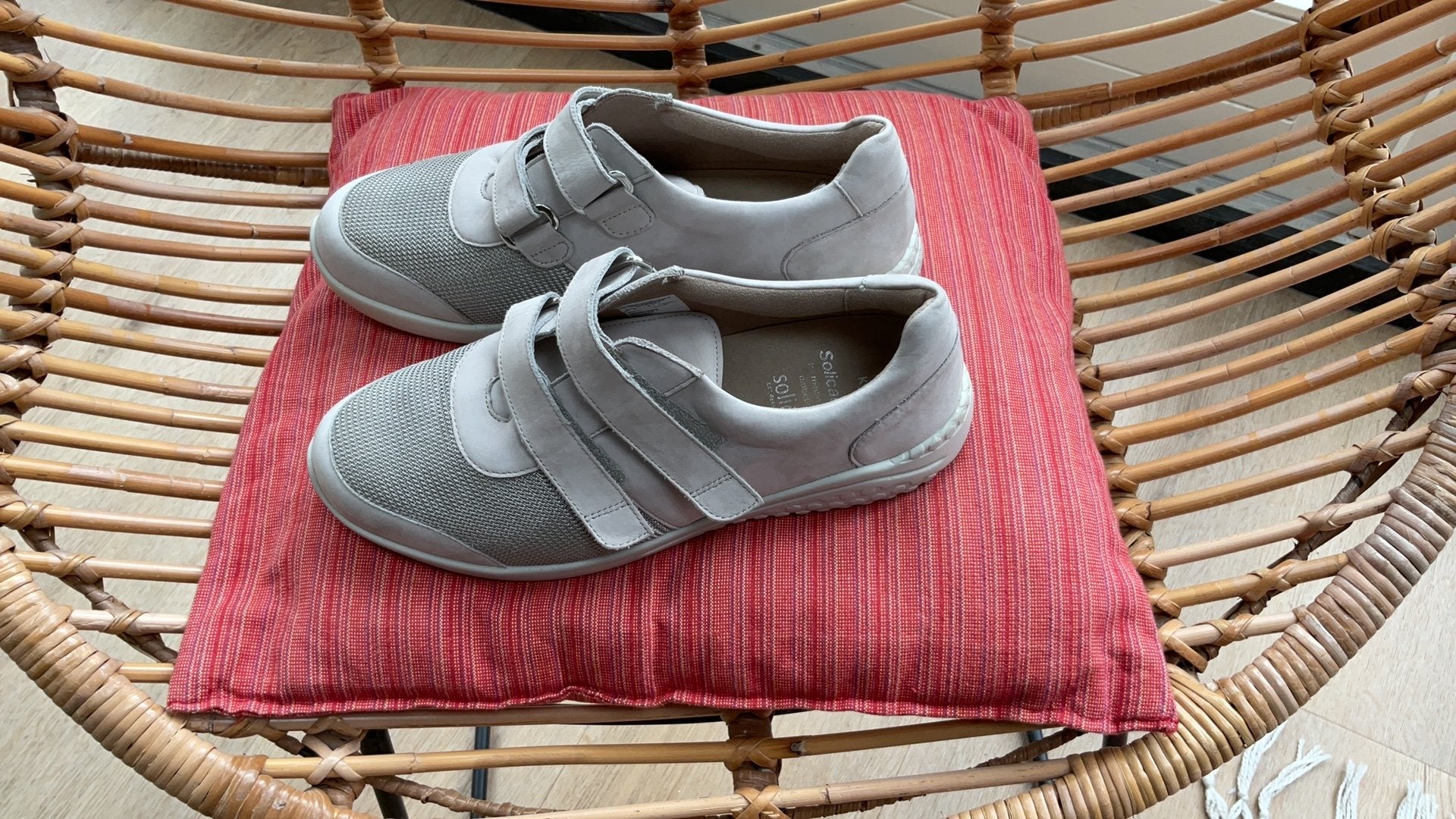 Solidus instapschoenen 39 (6K) comfort grijs klittenband, Kleding | Dames, Schoenen, Ophalen of Verzenden, Grijs, Sneakers of Gympen