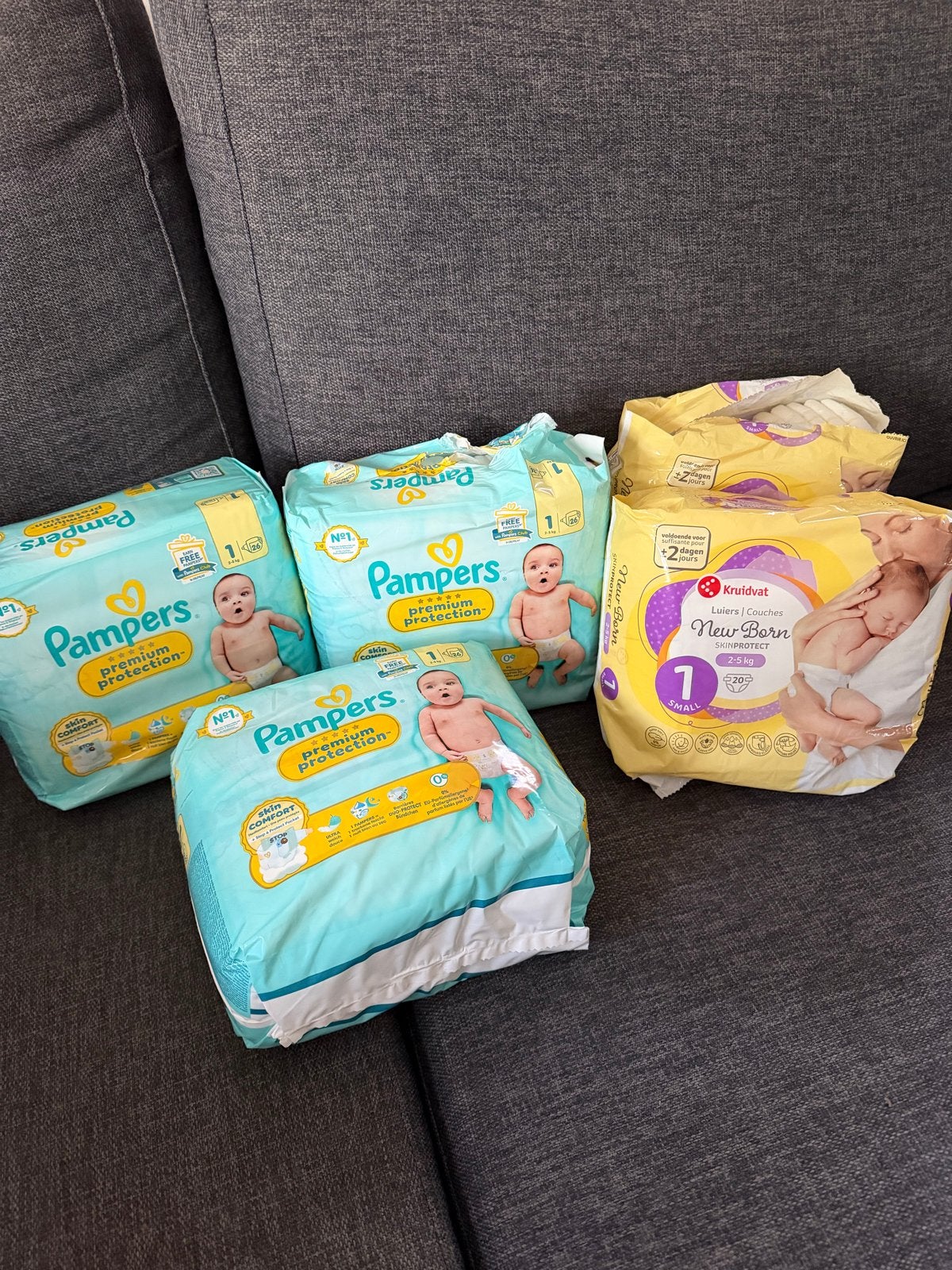 Pampers Premium Protection & Kruidvat New Born Luiers, Ophalen, Nieuw