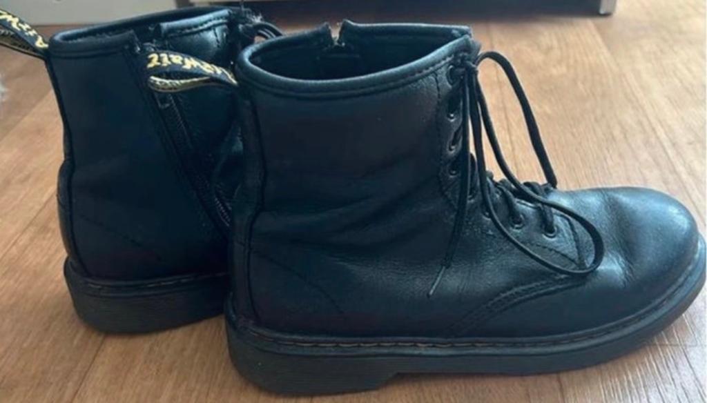 Dr. Martens laarzen maat 36 met extra zwarte veters, Kleding | Dames, Schoenen, Zwart, Lage of Enkellaarzen, Nieuw, Ophalen of Verzenden