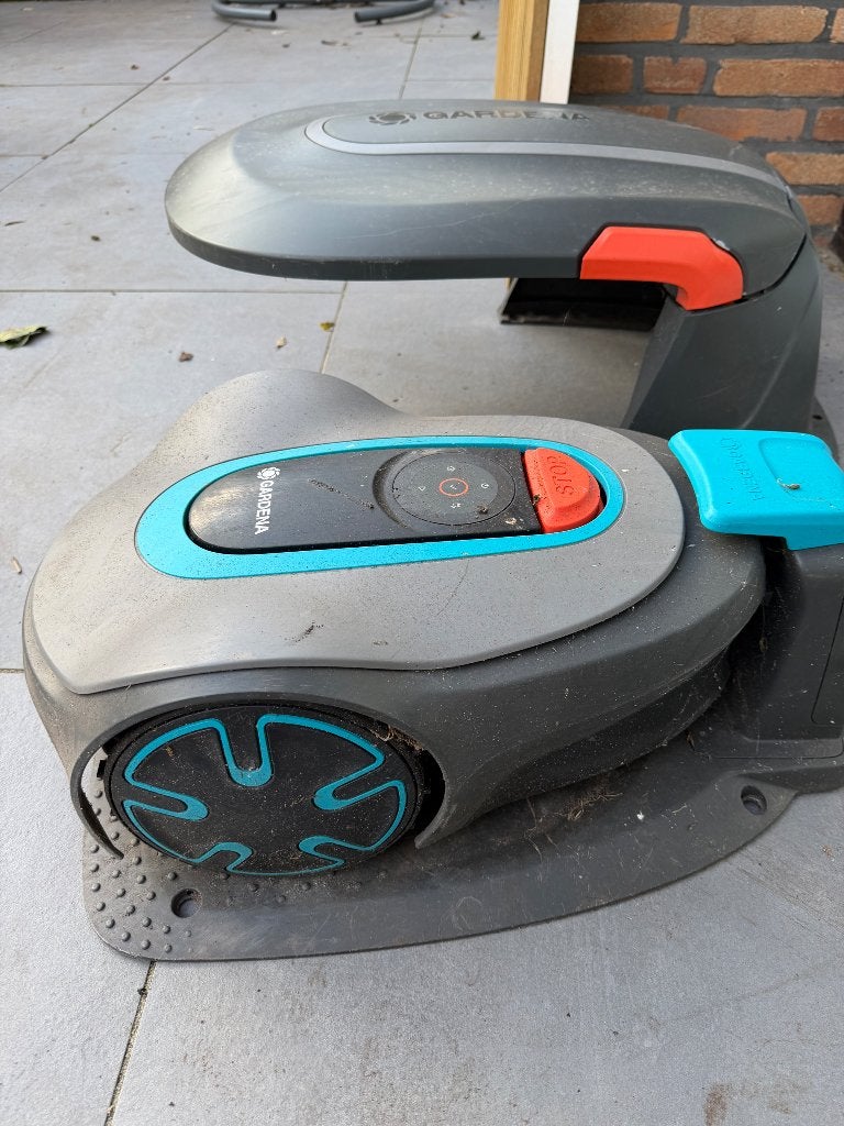 Gardena sileno minimo robot grasmaaier incl. garage, Tuin en Terras, Bestuurbaar via app, Ophalen of Verzenden, Zo goed als nieuw