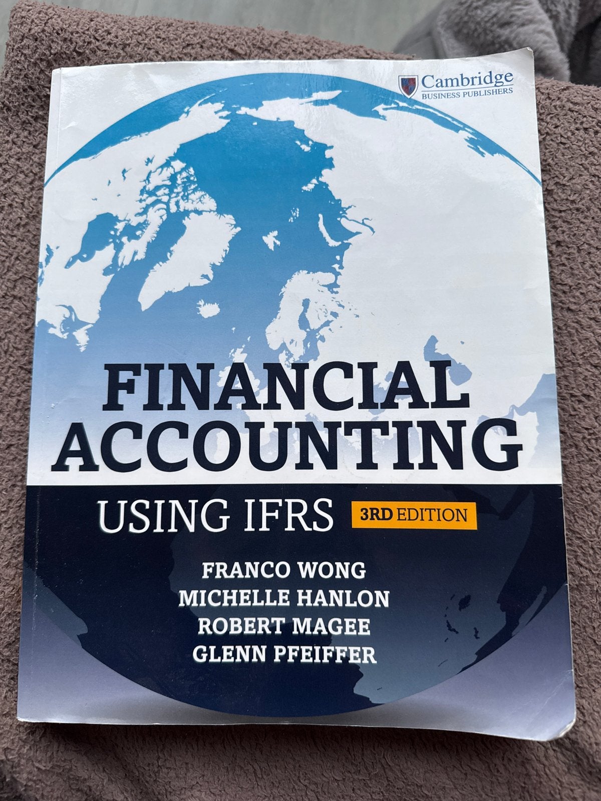 Financial Accounting Using IFRS - 3rd Edition, Boeken, Studieboeken en Cursussen, Ophalen of Verzenden, Gamma, Gelezen, WO