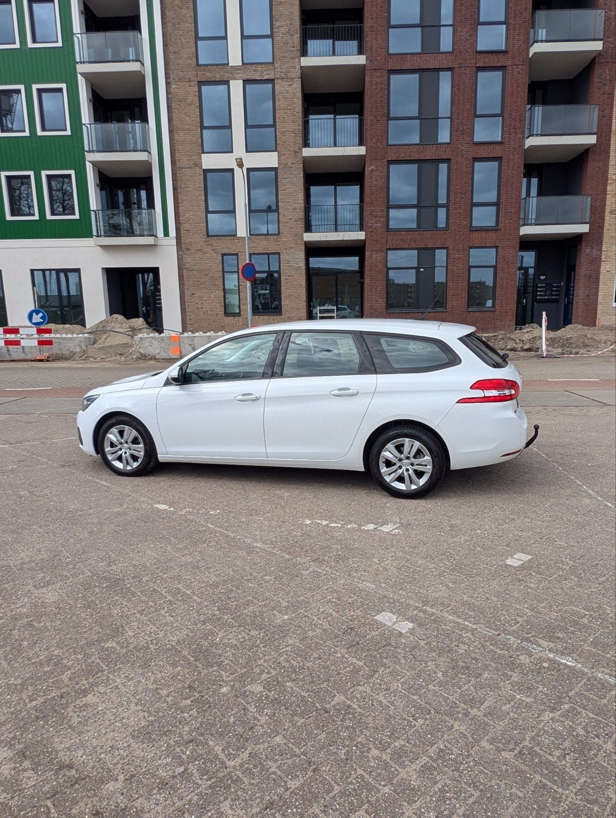 Peugeot 308 1.2 Puretech 110pk S&S 2021 Virtual cockpit!, Auto's, Voorwielaandrijving, Dealer onderhouden, Stof, Zwart