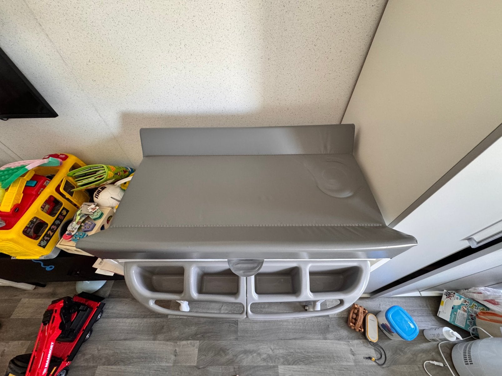 Bebeconfort Dolphy, 2-in-1 Baby Bath & Changing Table, Ophalen of Verzenden, Zo goed als nieuw, Overige typen