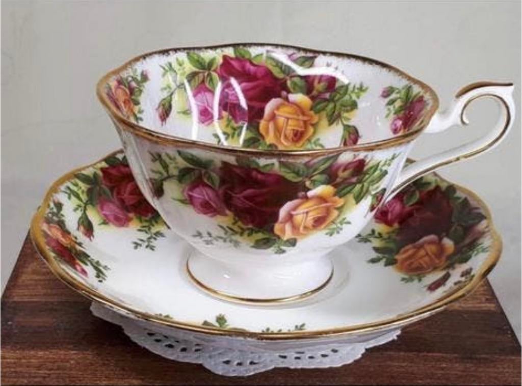 6 avon royal albert kop en schotel, Antiek en Kunst, Antiek | Servies los, Ophalen of Verzenden