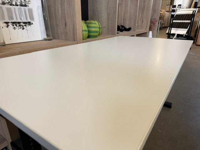 Foto 2 van Bureau met slinger en kabelgoot , 20 stuks, ALLE MATTEN