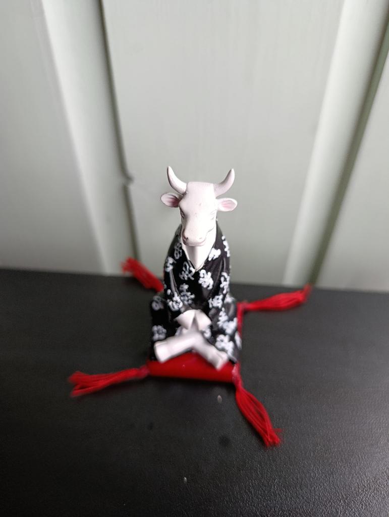 CowParade Meditative cow, Verzamelen, Beelden en Beeldjes, Ophalen of Verzenden, Zo goed als nieuw, Dier