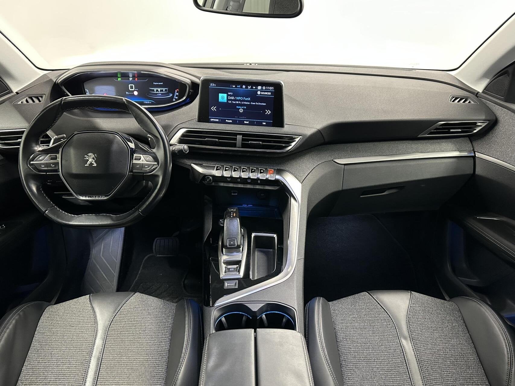Peugeot 3008 1.2 PureTech Allure CARPLAY CAMERA LM ECC NAVI., Auto's, Peugeot, Gebruikt, 1199 cc, Met garantie (alle), Leder en Stof