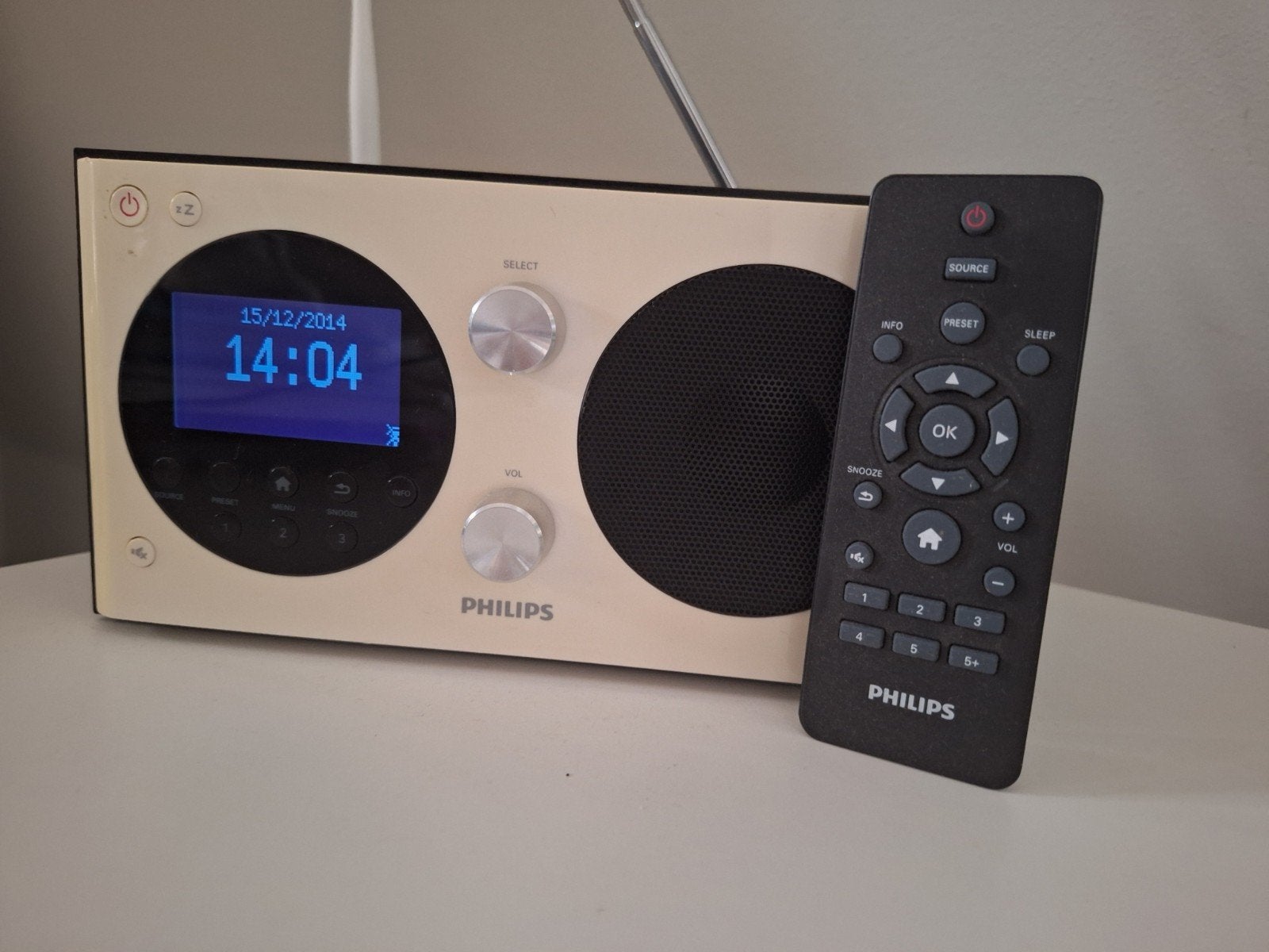 Philips radio met afstandsbediening en AC-adapter, Ophalen, Gebruikt, Radio