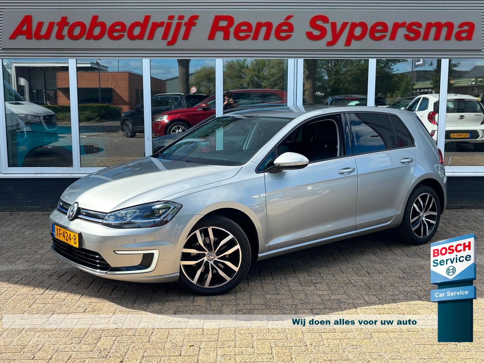 Volkswagen e-Golf | Apple Carplay | Leder | Stoelverwarming, 136 pk, Gebruikt, Zwart, Golf