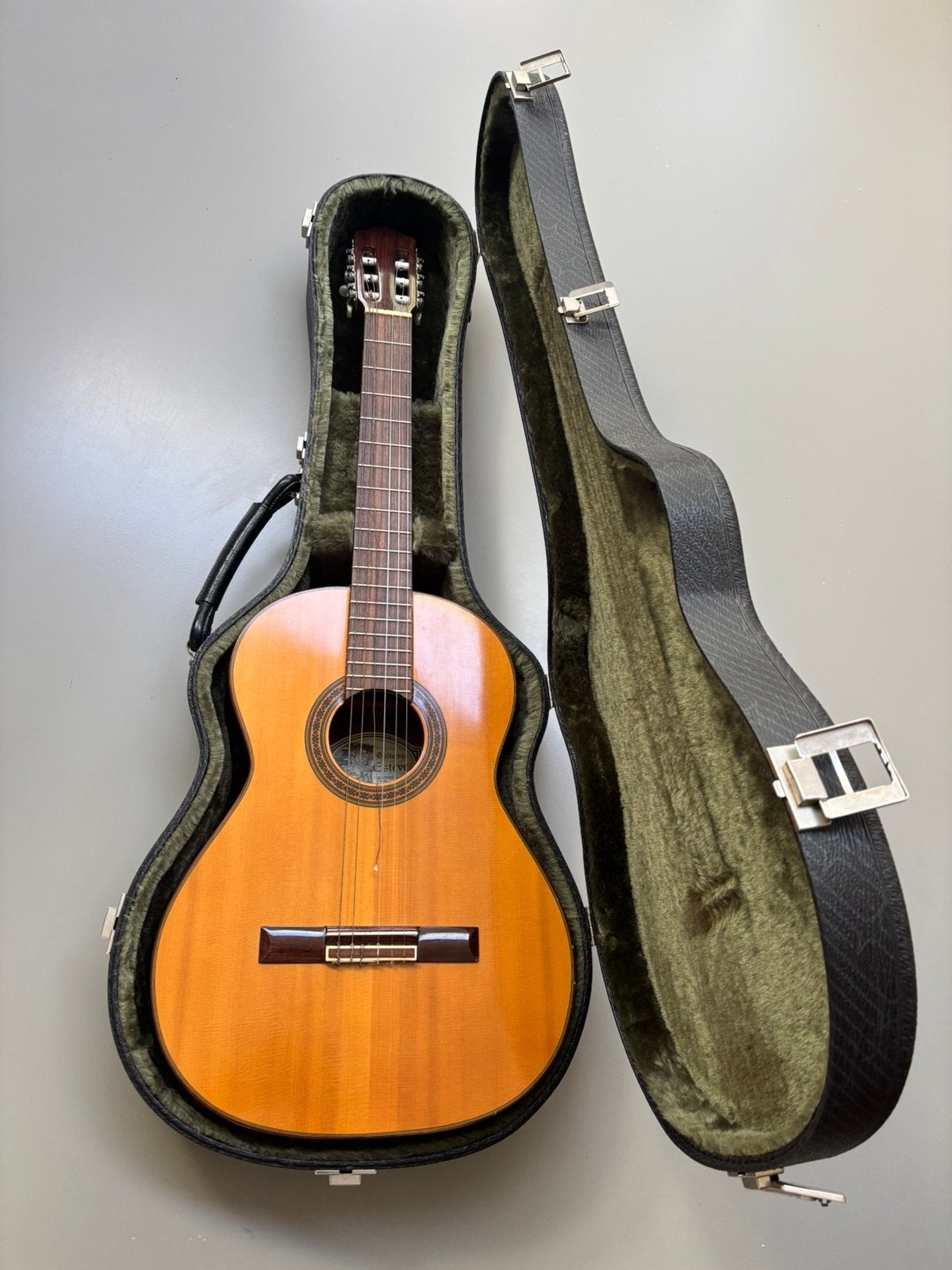 Prachtige Guitarras Esteve Model 5 Spaanse Gitaar met Koffer, Ophalen, Zo goed als nieuw, Klassieke of Spaanse gitaar, Met koffer