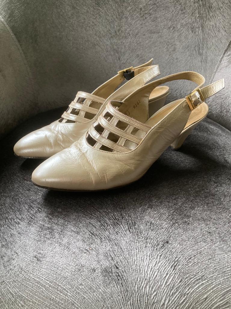 Mooie leren pumps van Doreal maat 39, Pumps, Overige kleuren, Ophalen of Verzenden, Zo goed als nieuw