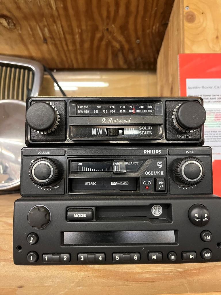 5 oude autoradio's in één koop., Auto diversen, Autoradio's, Ophalen, Gebruikt